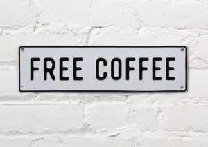 Ly-ca-phe-tren-tuong