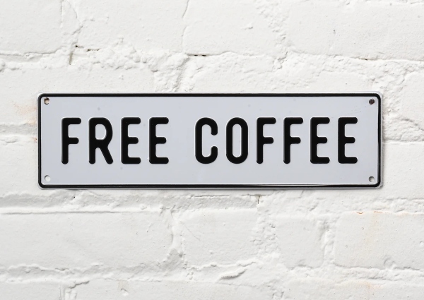 Ly-ca-phe-tren-tuong